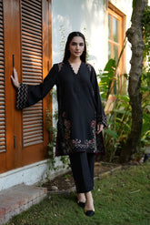 FW25DC-2883 BLACK 2PCS EMBROIDERED KURTA WITH TROUSER