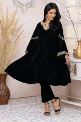 DA-1577 BLACK EMBROIDERED KURTA