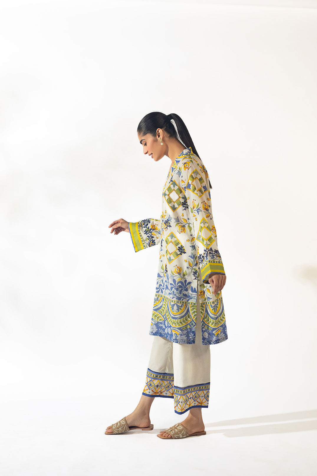 SS24DC-2349 OFF WHITE LAWN 2PCS PRINTED KURTA WITH TROUSER