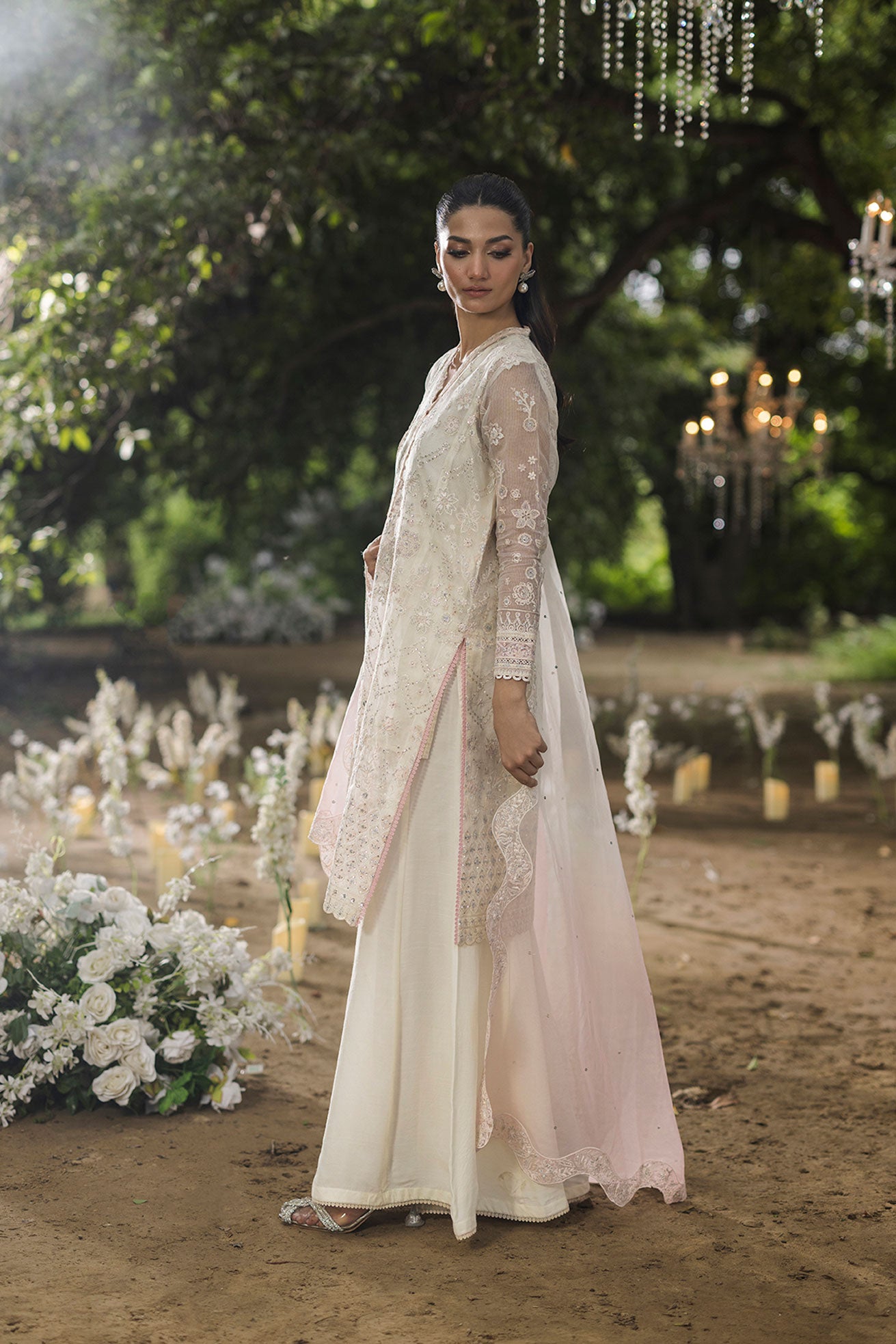 Jardin Festive 3-piece suit fabric.