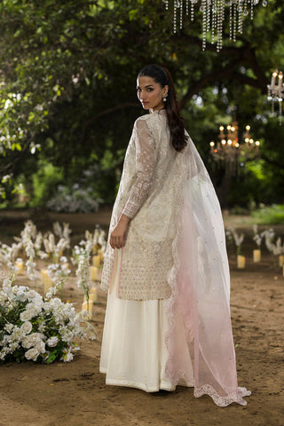 Jardin Festive 3-piece suit fabric.