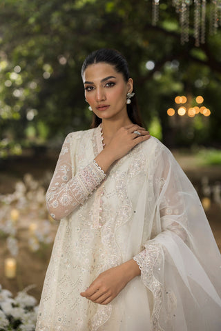 Jardin Festive 3-piece suit fabric.