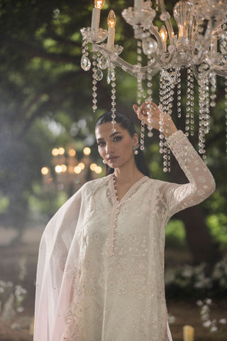 Jardin Festive 3-piece suit fabric.