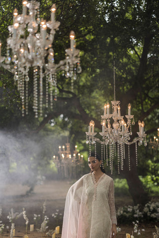 Jardin Festive 3-piece suit fabric.