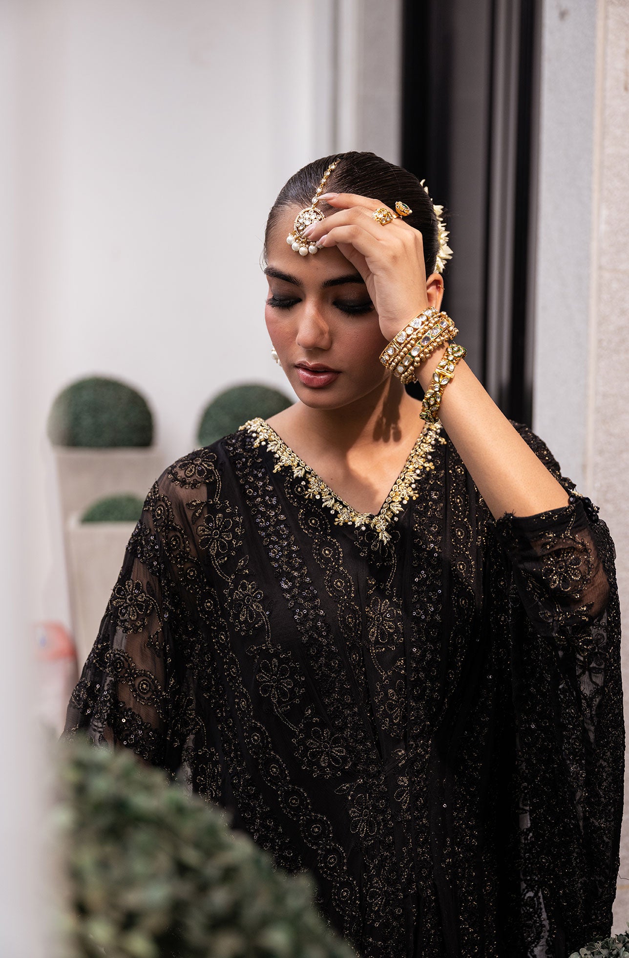 SS24DA-2414 BLACK EMBROIDERED KAFTAN