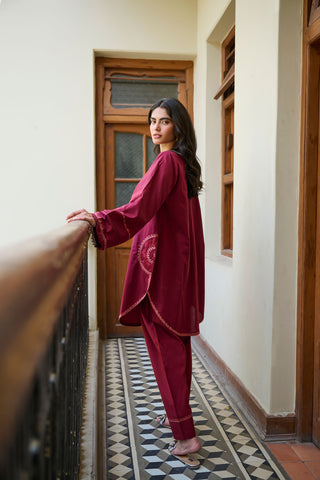 SS24DC-2323 MAROON 2PCS  EMBROIDERED KURTA WITH TROUSER