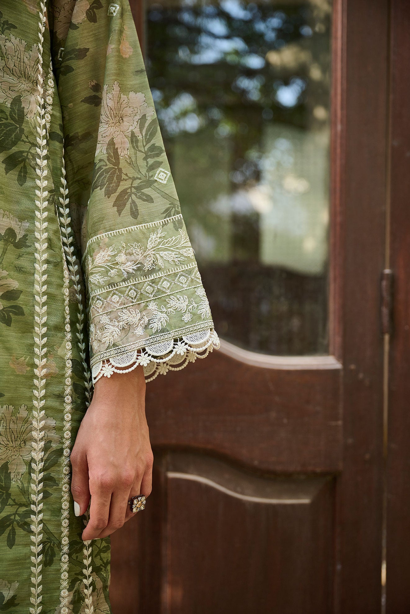 SS24DA-1885 GREEN EMBROIDERED KURTA