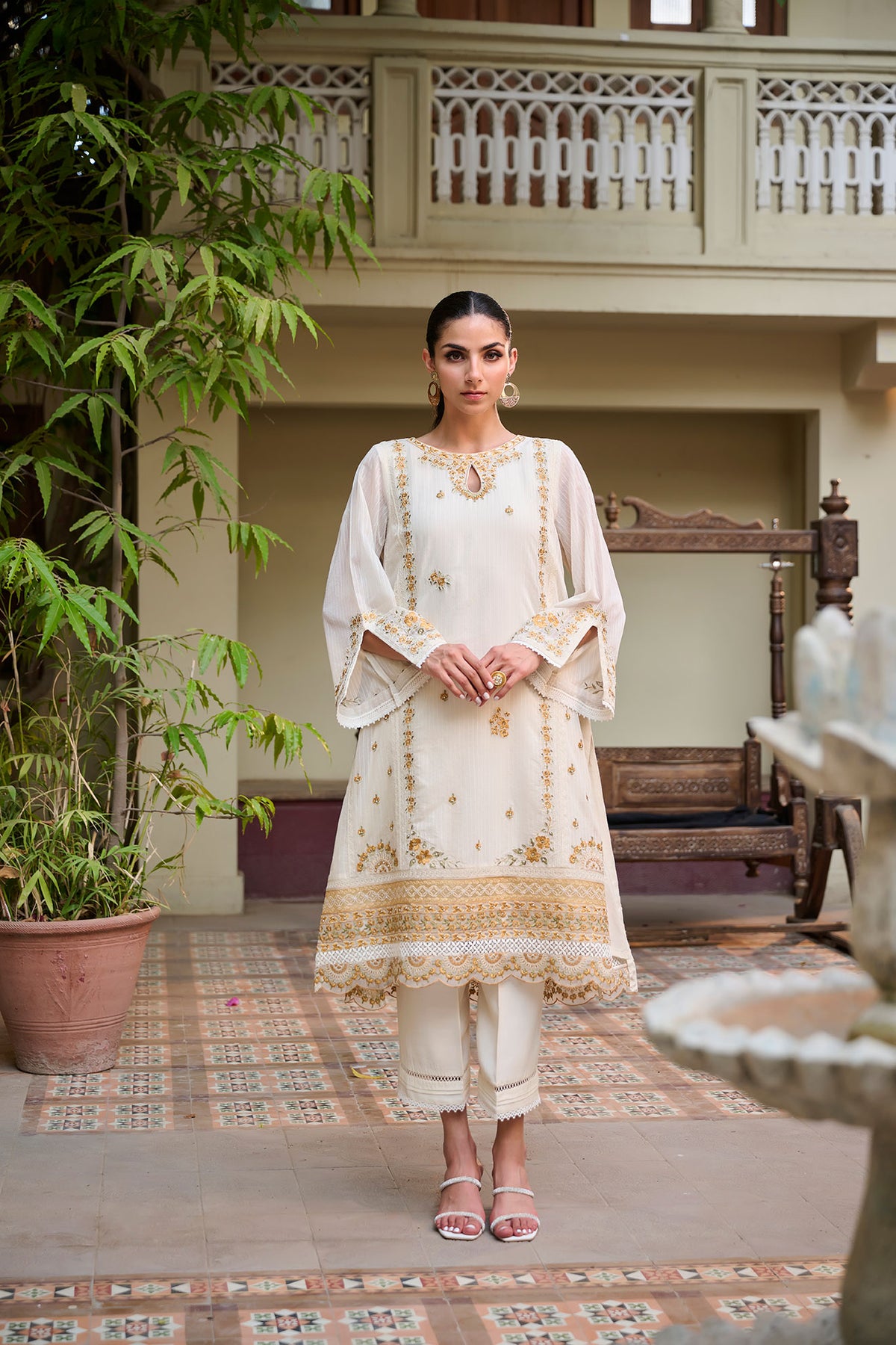 DA-2407 OFF WHITE EMBROIDERED KURTA WITH TROUSER