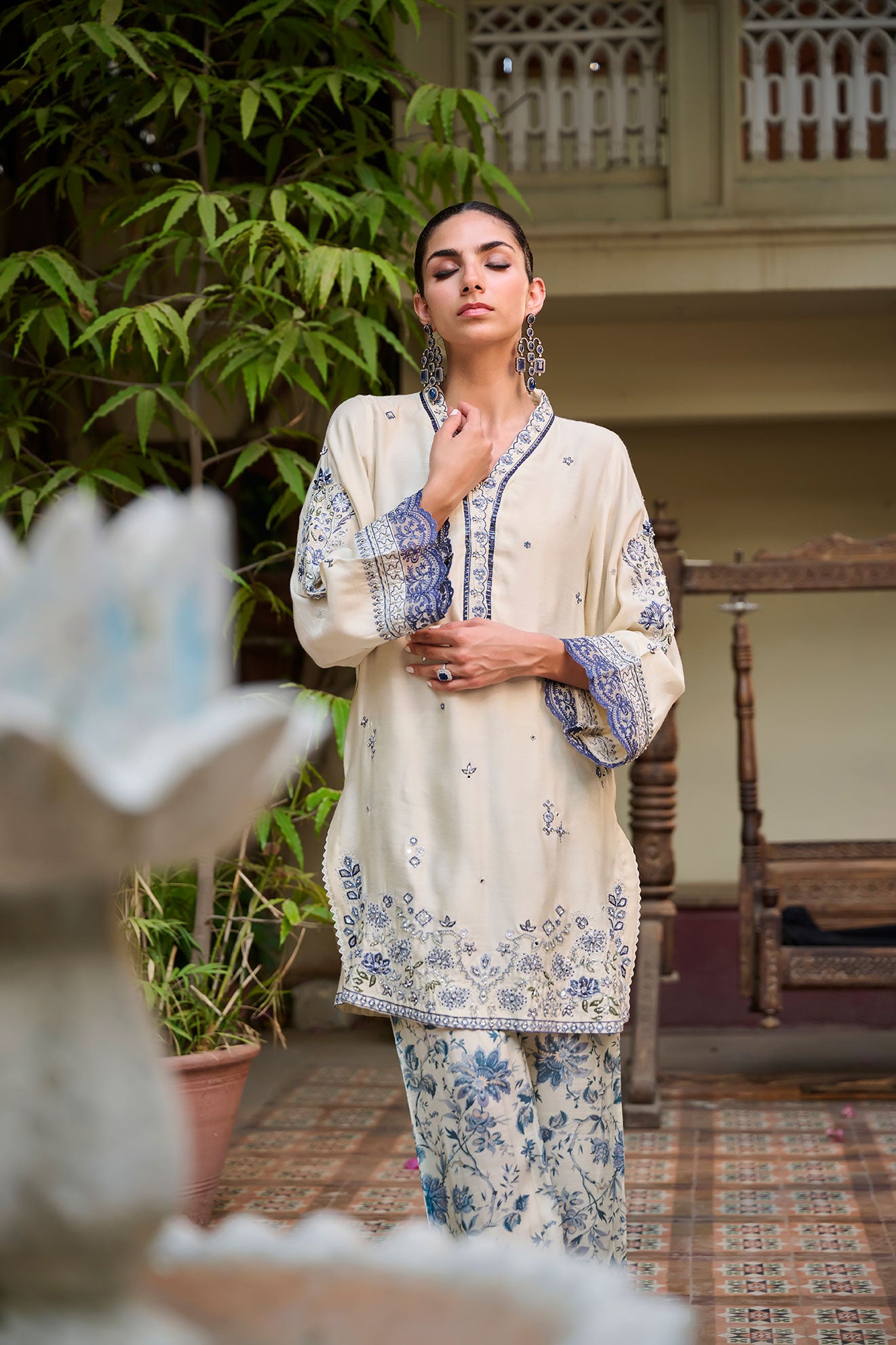 SS24DA-2406 OFF WHITE 2PCS  EMBROIDERED KURTA WITH TROUSER