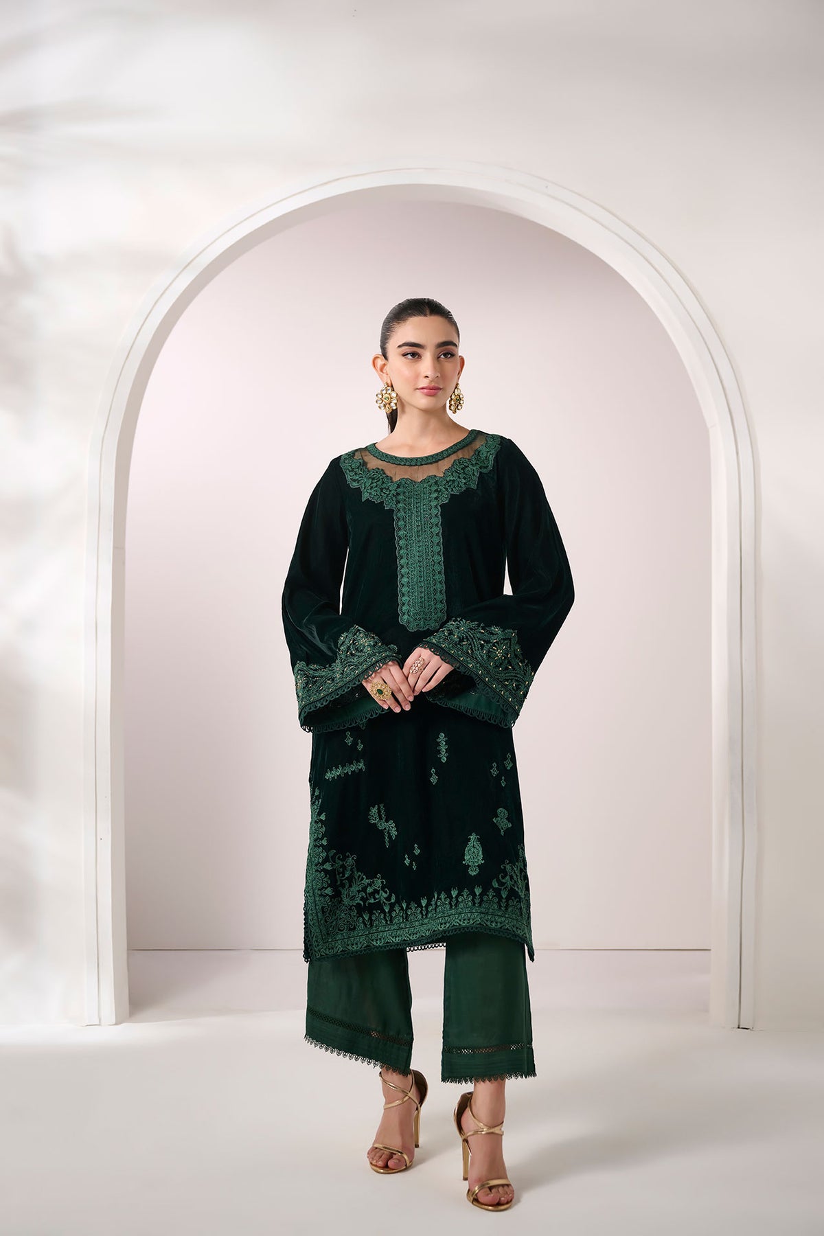 FW24DA-1896   DARK GREEN  1PCS  EMBROIDERED KURTA