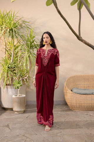 FW24DA-1899   MAROON  1PCS  EMBROIDERED KAFTAN