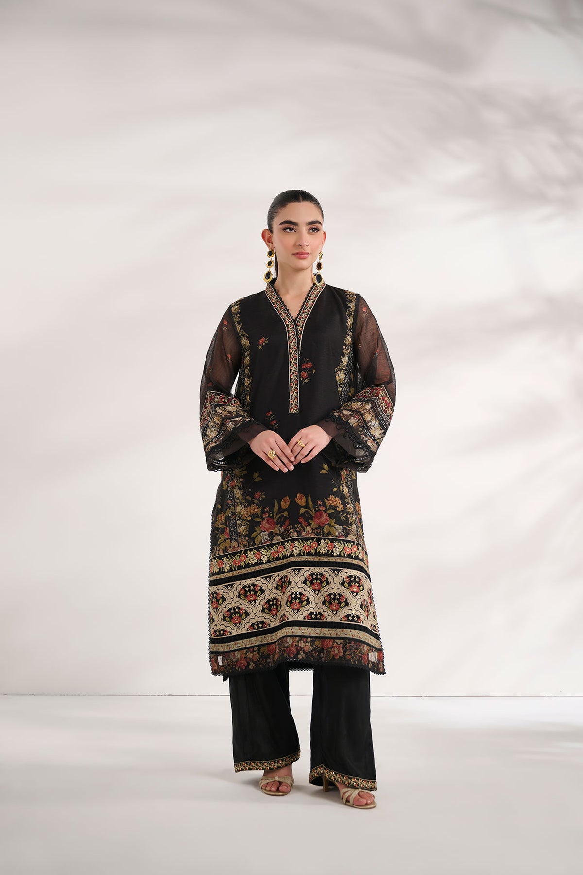 SS24DA-2469   BLACK  2PCS  EMBROIDERED KURTA WITH TROUSER