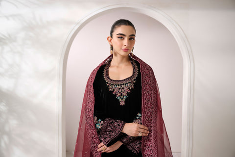 FW24DA-2607   BLACK  2PCS  EMBROIDERED KURTA WITH TROUSER