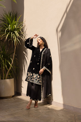 FW24DA-2619   BLACK  2PCS  EMBROIDERED KURTA WITH TROUSER