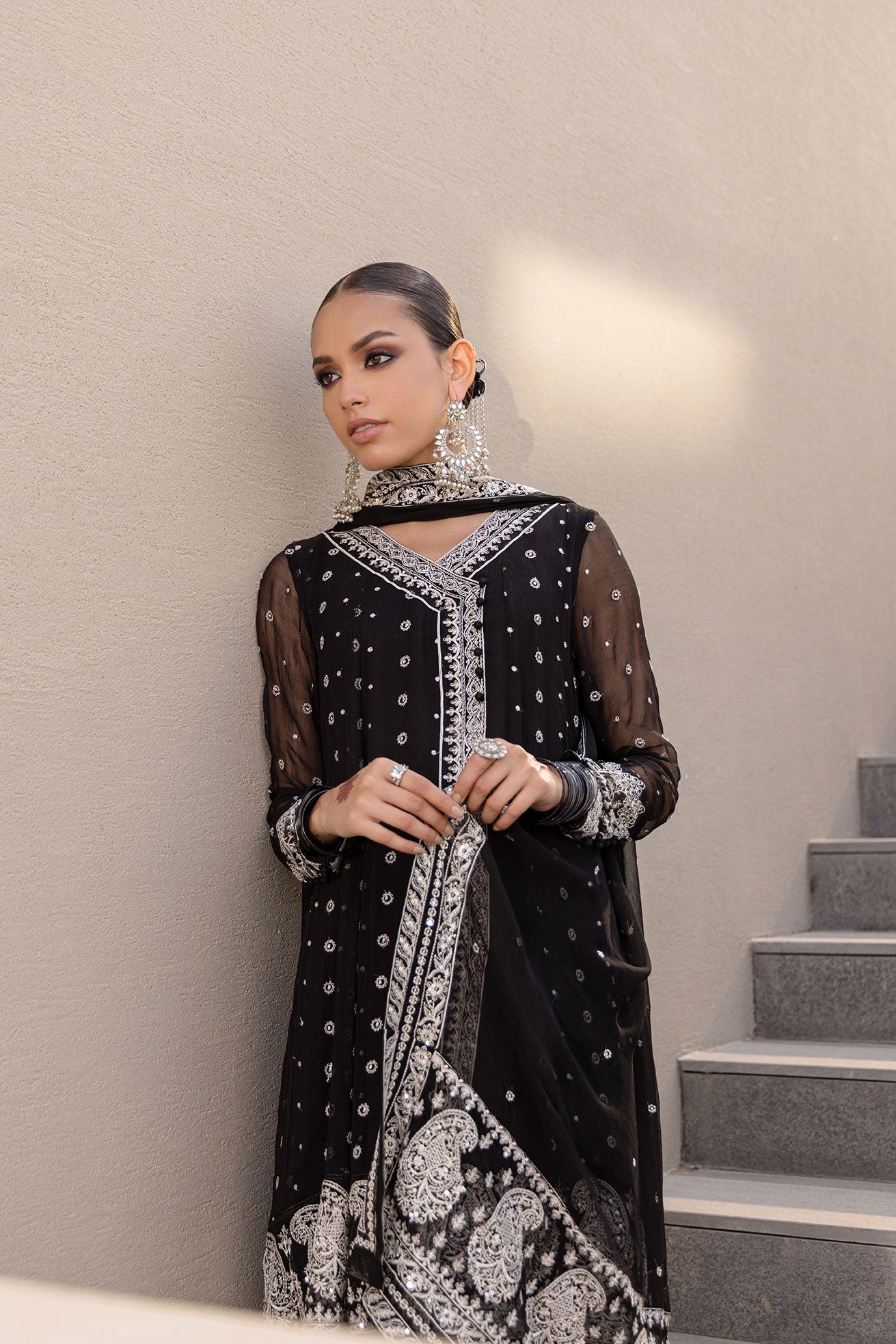 FW24DA-2652 BLACK 2PCS EMBROIDERED KURTA WITH TROUSER