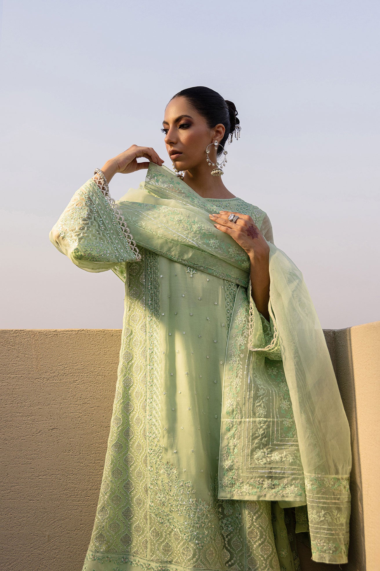 Irina: FW24DA-2654   LIGHT GREEN  2PCS  EMBROIDERED KURTA WITH TROUSER