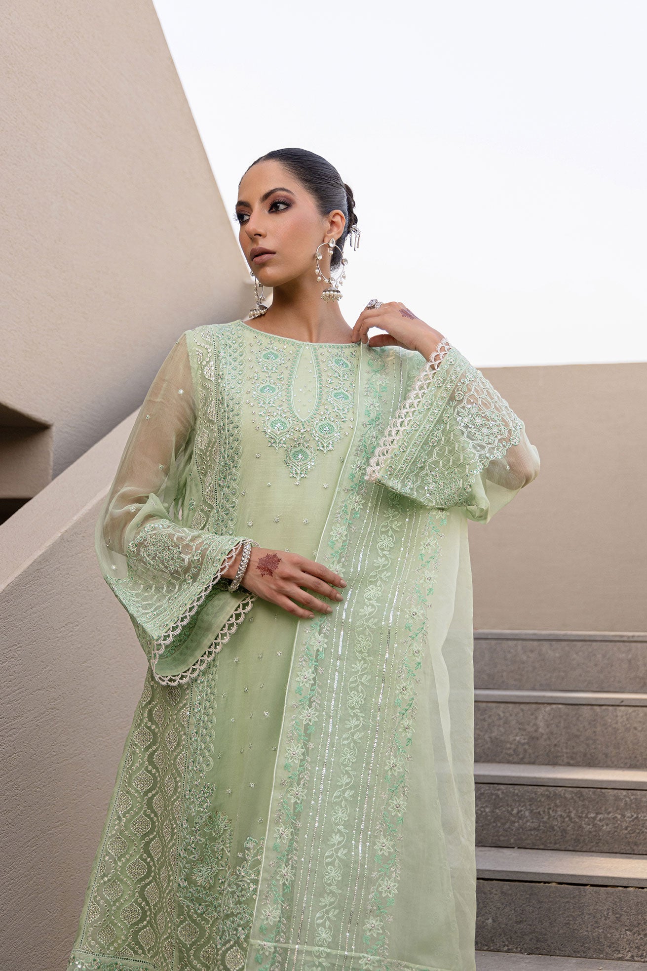 Irina: FW24DA-2654   LIGHT GREEN  2PCS  EMBROIDERED KURTA WITH TROUSER