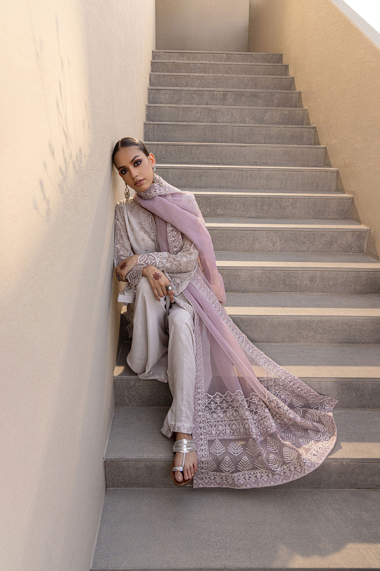 Leisha: FW24DA-2655 LIGHT PURPLE 2PCS EMBROIDERED KURTA WITH SHALWAR