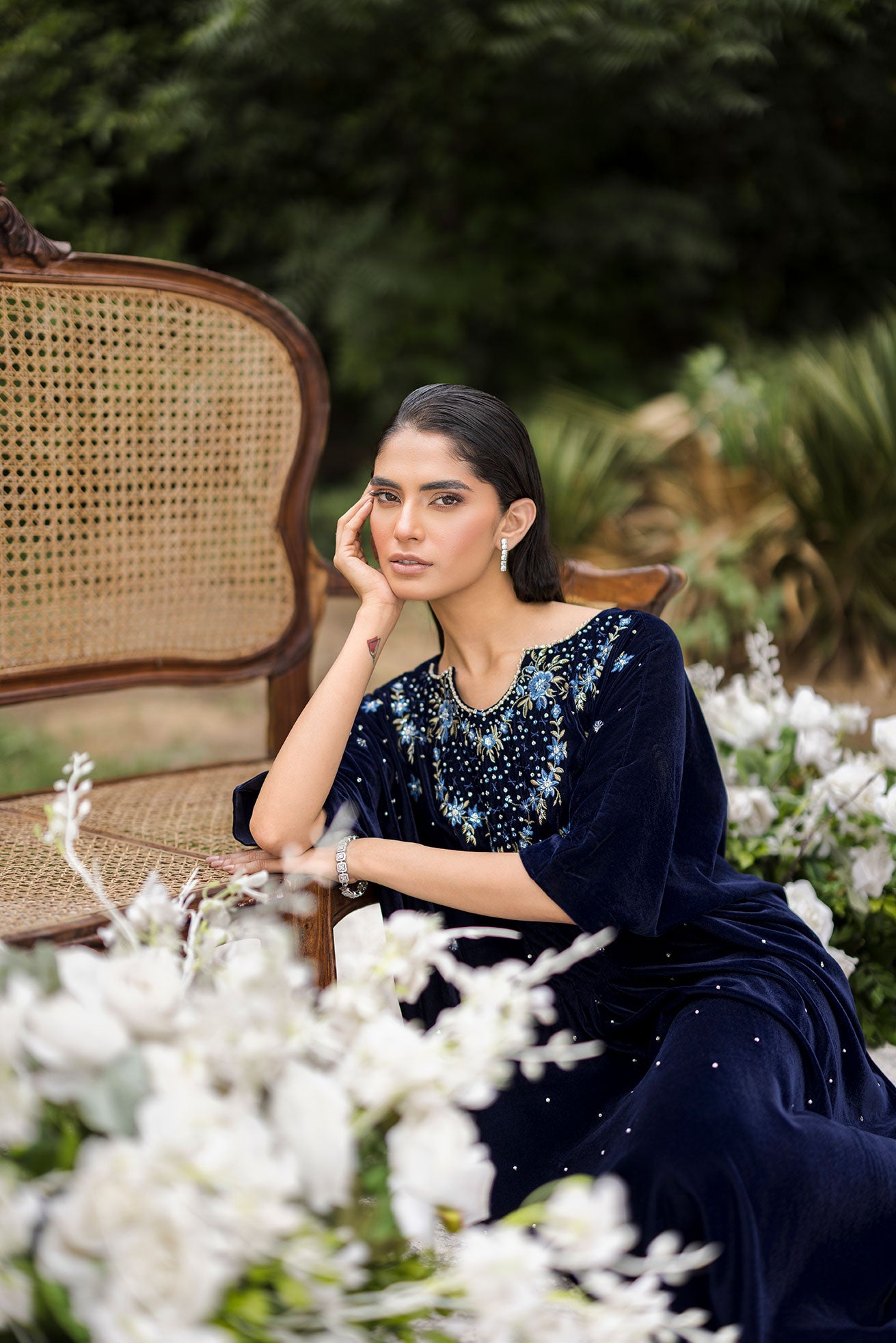 FW25DA-2802  NAVY BLUE 1PCS EMBROIDERED KAFTAN