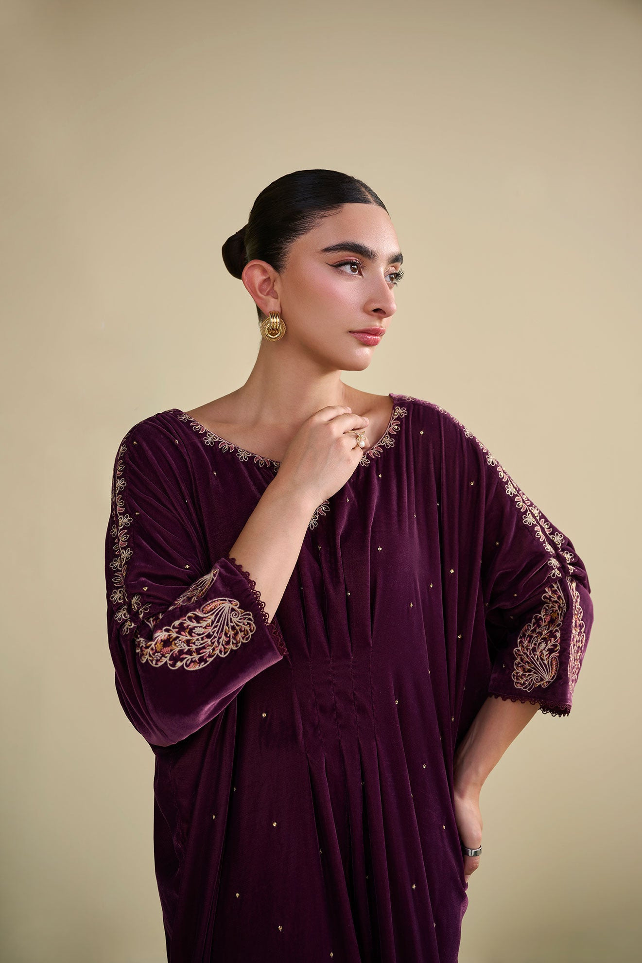 FW25DA-2806  MAGENTA 1PCS EMBROIDERED KAFTAN
