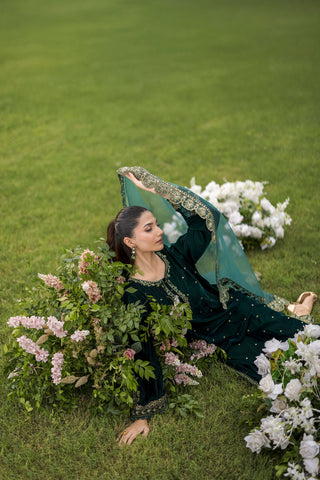 FW25DA-2809  BOTTLE GREEN  2PCS  EMBROIDERED KURTA WITH TROUSER