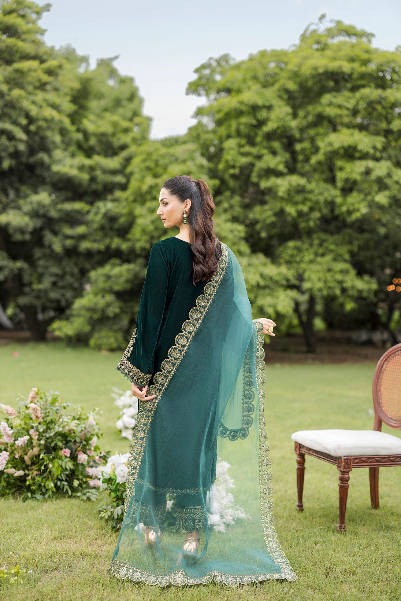 FW25DA-2809  BOTTLE GREEN  2PCS  EMBROIDERED KURTA WITH TROUSER