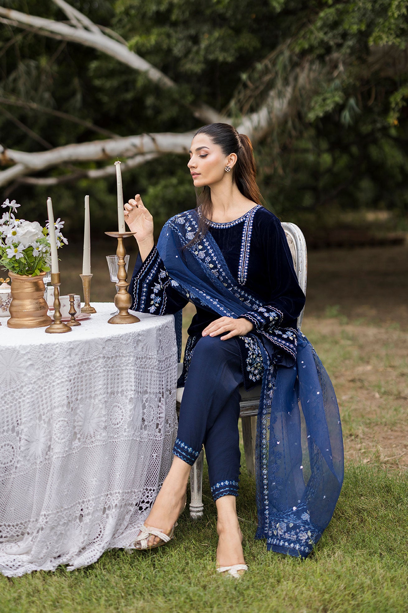 FW25DA-2814  NAVY BLUE  2PCS  EMBROIDERED KURTA WITH TROUSER