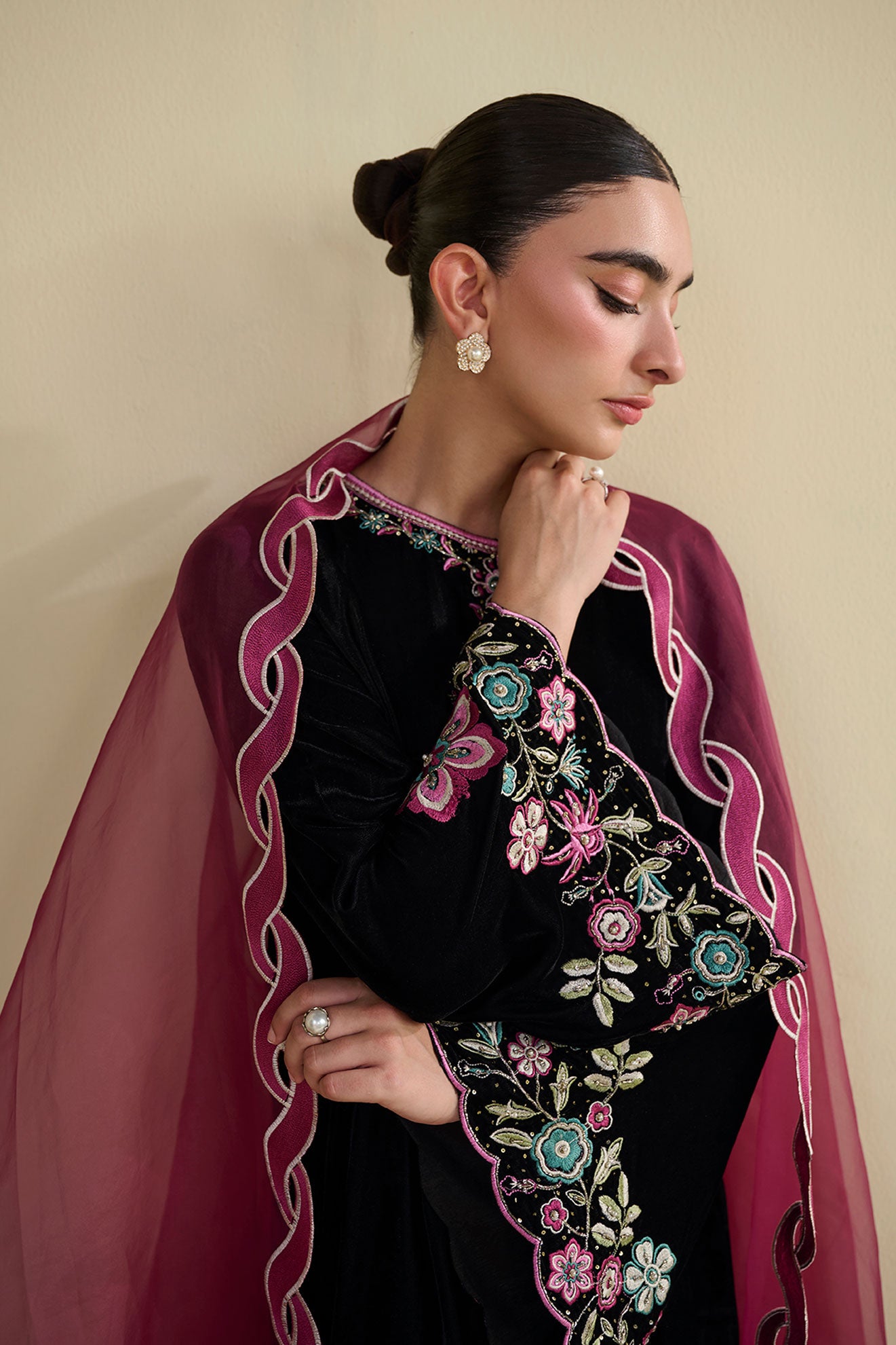 FW25DA-2815  BLACK  2PCS  EMBROIDERED KURTA WITH TROUSER