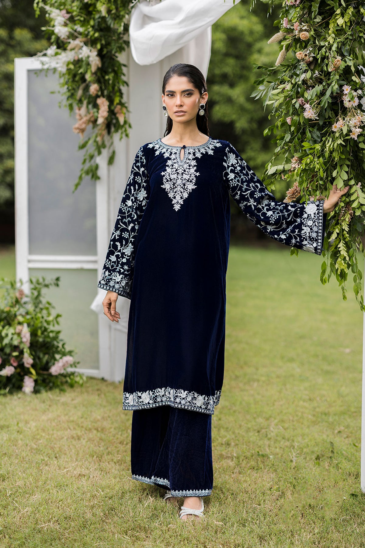FW25DA-2819  NAVY BLUE  2PCS  EMBROIDERED KURTA WITH TROUSER
