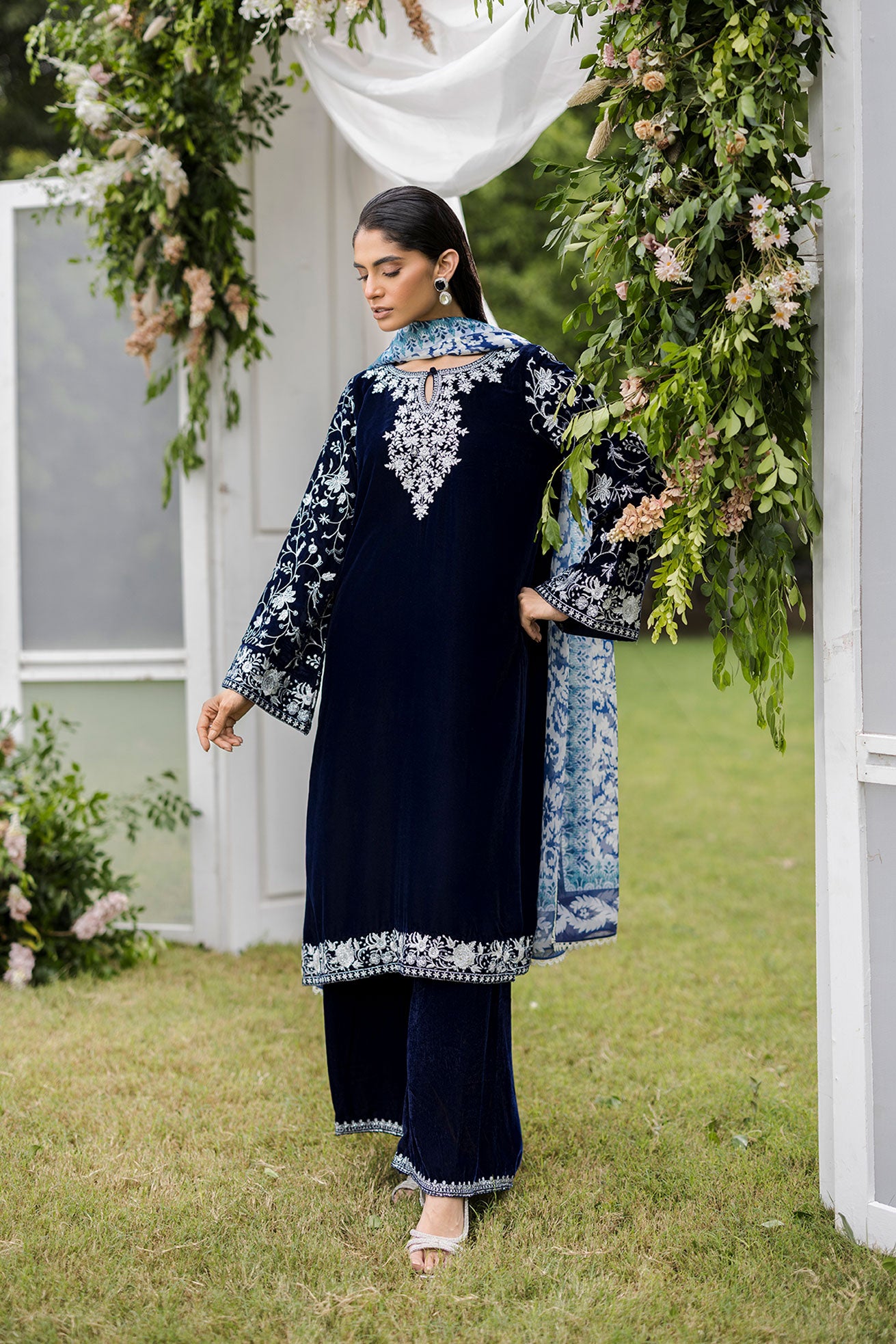 FW25DA-2819  NAVY BLUE  2PCS  EMBROIDERED KURTA WITH TROUSER