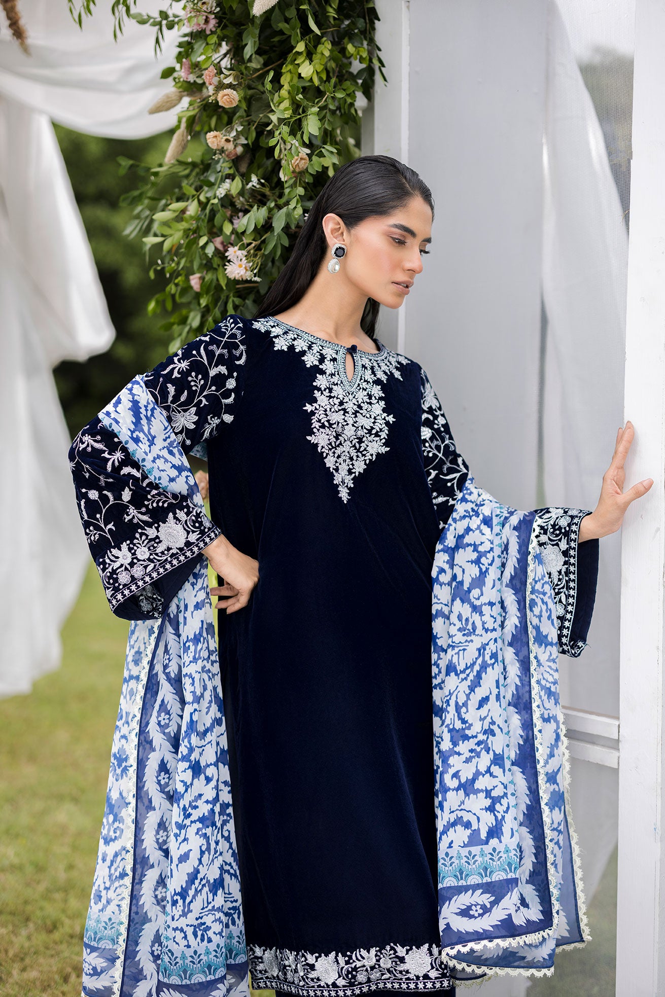 FW25DA-2819  NAVY BLUE  2PCS  EMBROIDERED KURTA WITH TROUSER