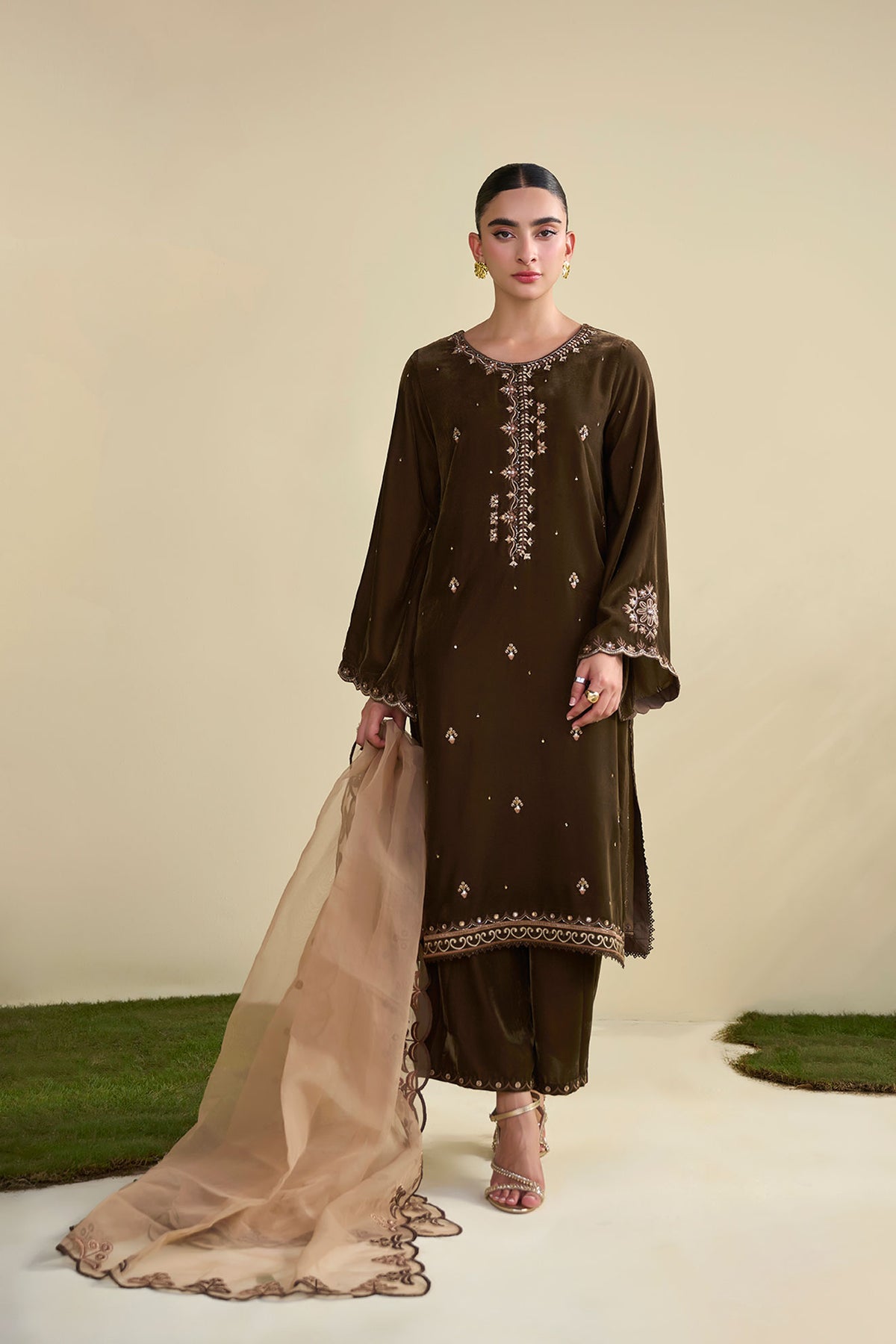 FW25DA-2821   BROWN  2PCS  EMBROIDERED KURTA WITH TROUSER