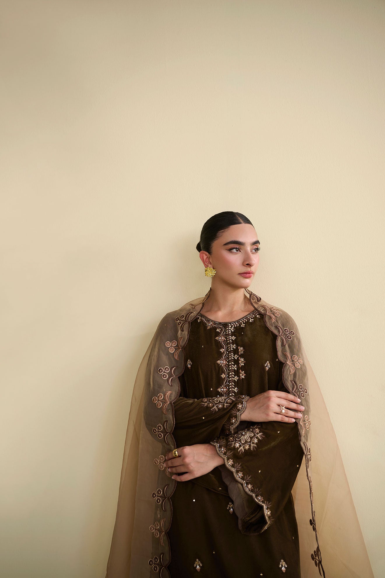 FW25DA-2821   BROWN  2PCS  EMBROIDERED KURTA WITH TROUSER
