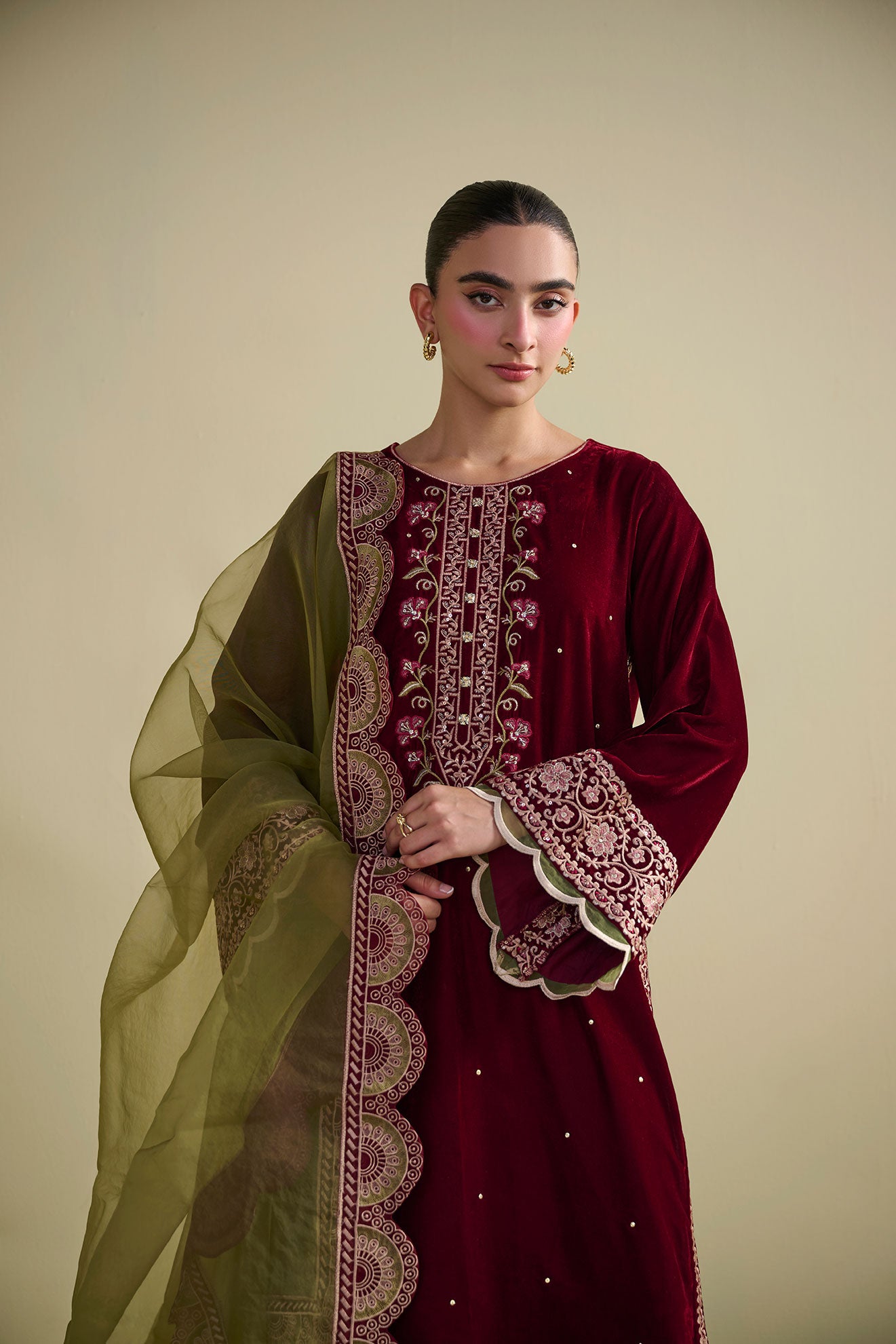 FW25DA-2824   MAROON  2PCS  EMBROIDERED KURTA WITH TROUSER