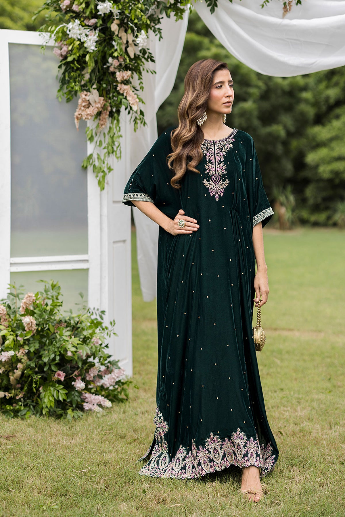 FW25DA-2829  BOTTLE GREEN 1PCS EMBROIDERED KAFTAN