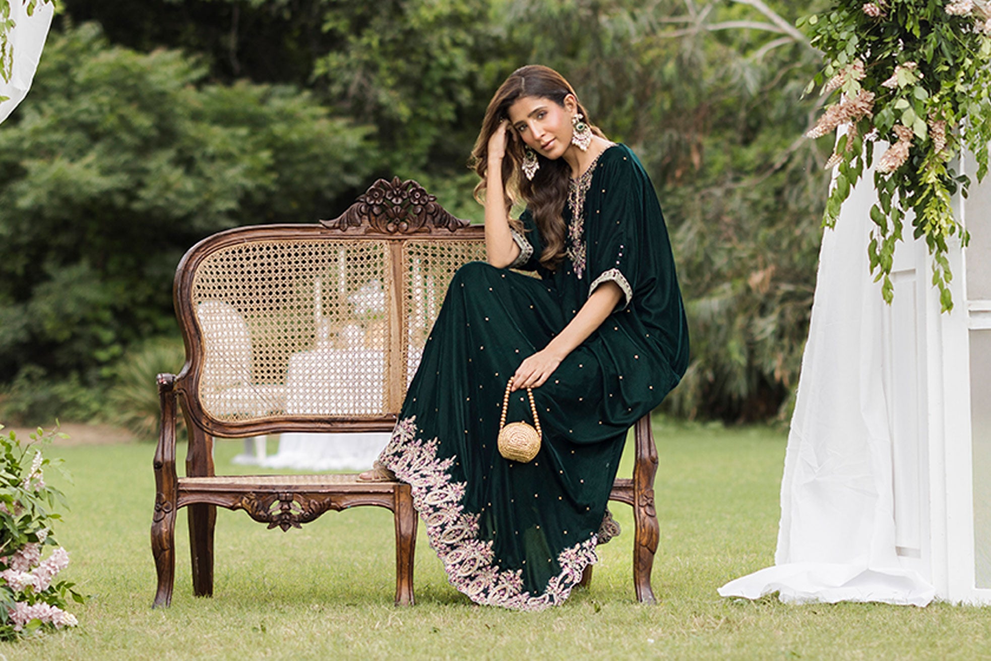 FW25DA-2829  BOTTLE GREEN 1PCS EMBROIDERED KAFTAN