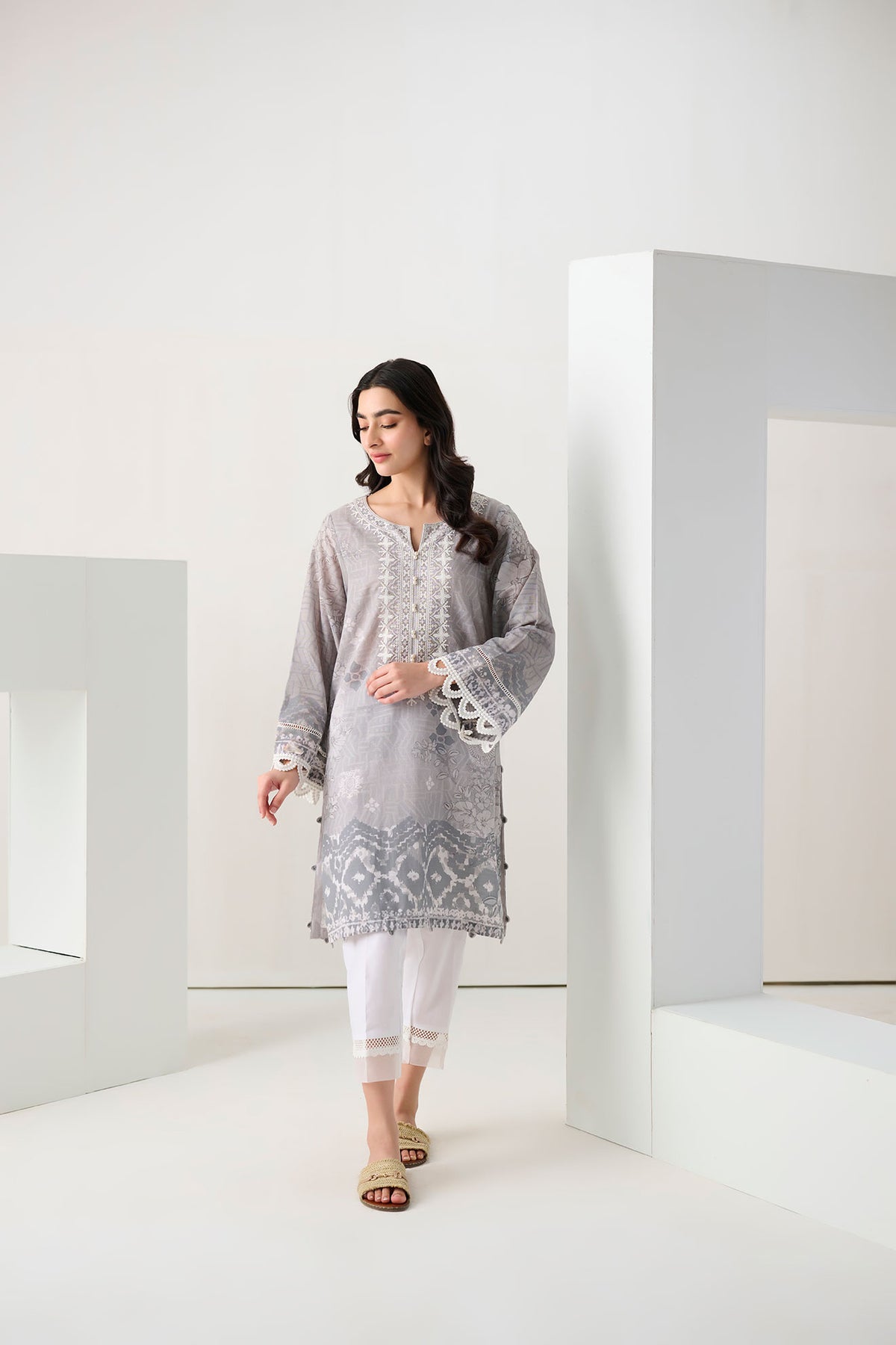 DC-0562 GREY EMBROIDERED KURTA