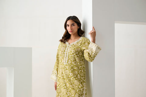 DC-0568 GREEN EMBROIDERED KURTA