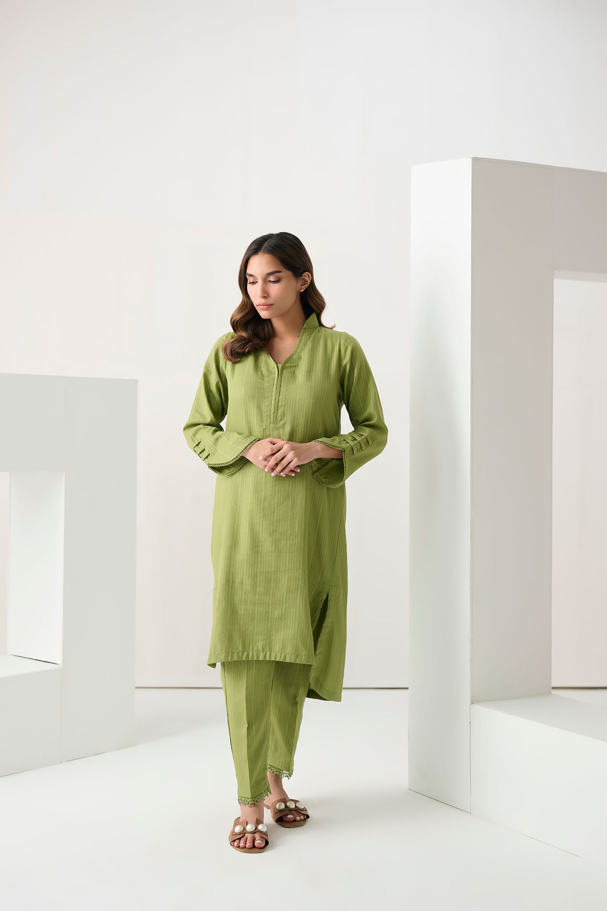 DC-2263 GREEN 2PCS  EMBROIDERED KURTA WITH TROUSER