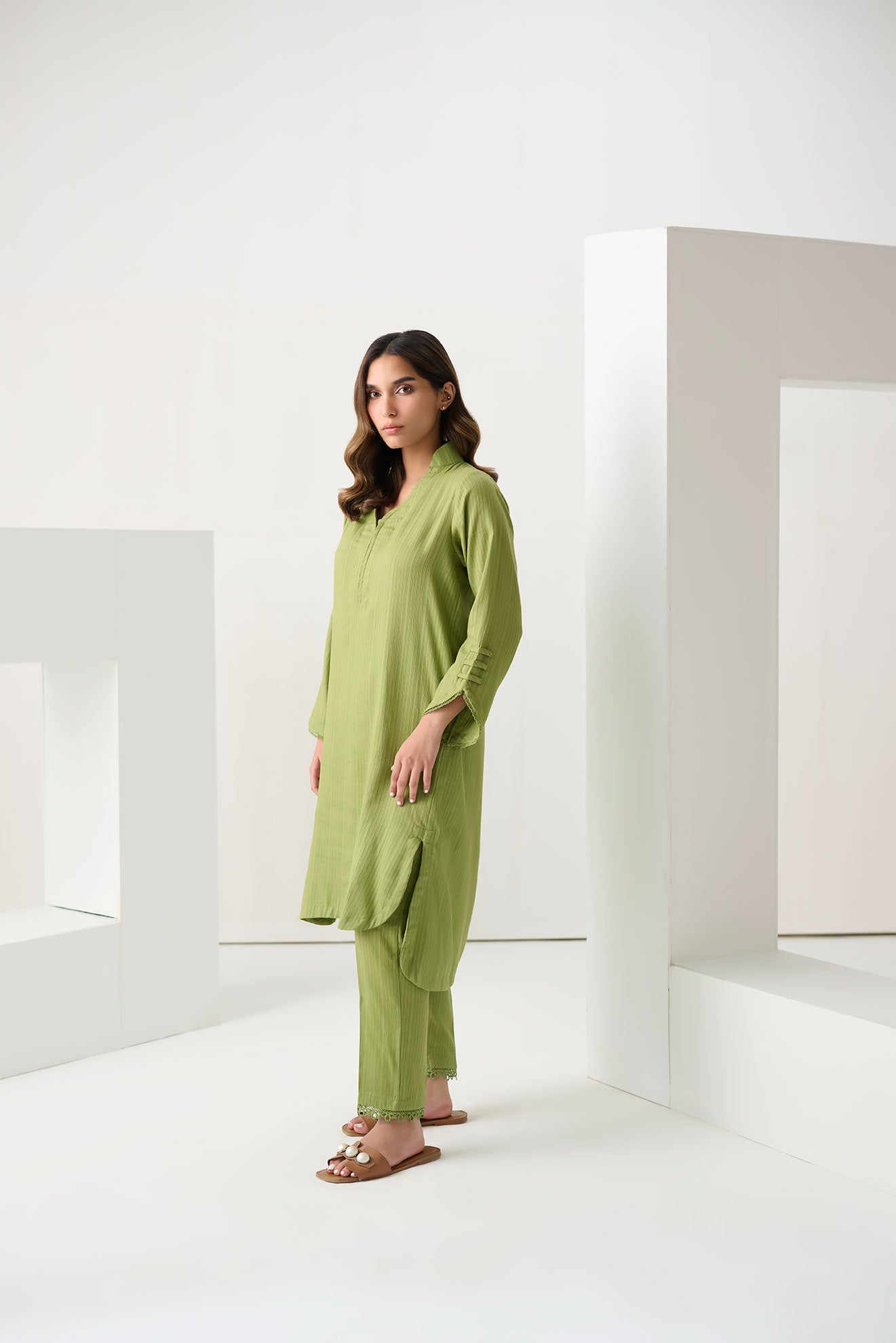 DC-2263 GREEN 2PCS  EMBROIDERED KURTA WITH TROUSER