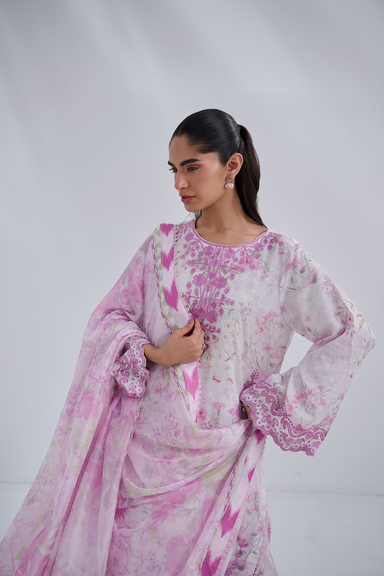 SS25DC-2557 PINK COTTON JACQUARD 2PCS EMBROIDERED KURTA WITH TROUSER