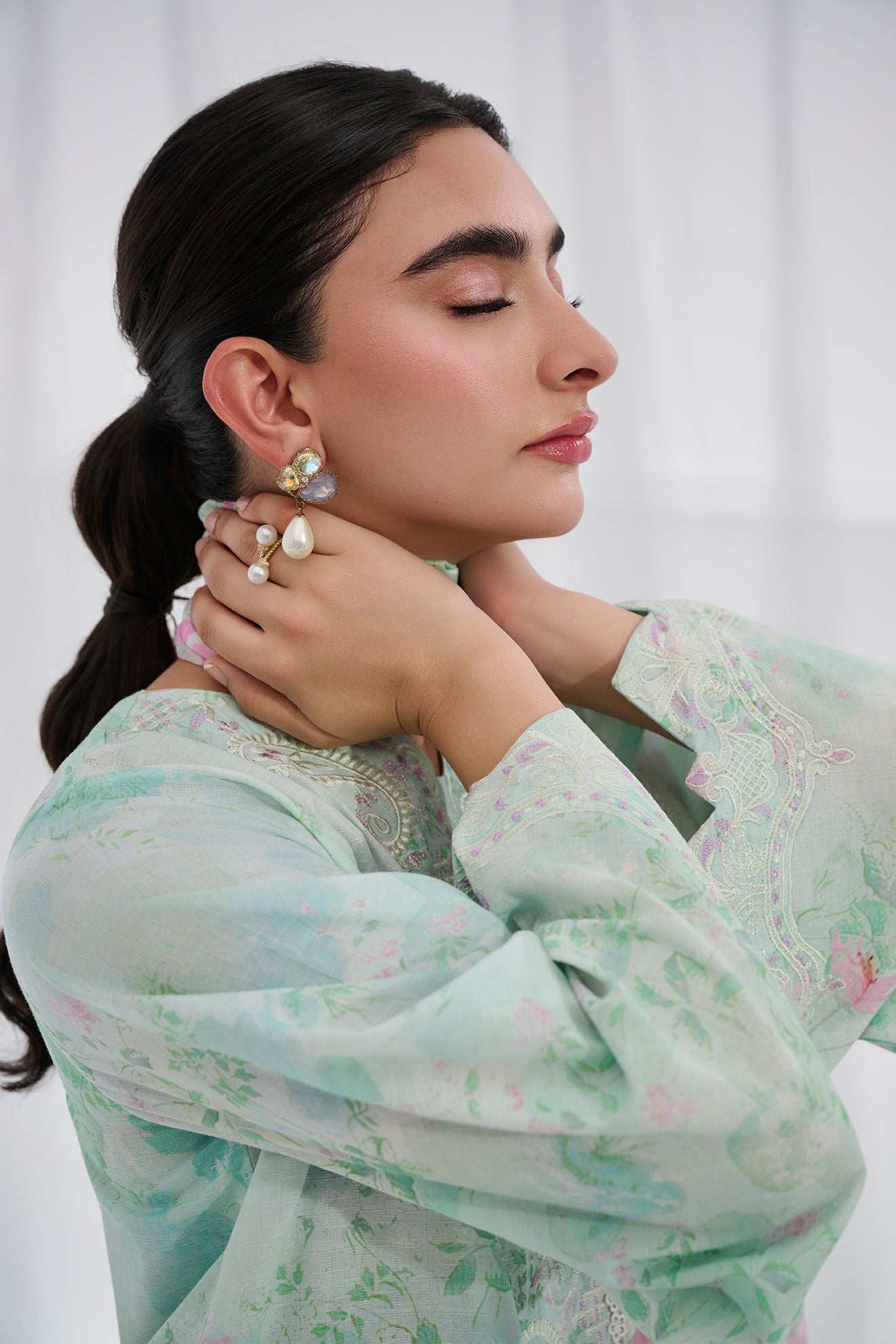 SS25DC-2558 GREEN COTTON JACQUARD 2PCS EMBROIDERED KURTA WITH TROUSER