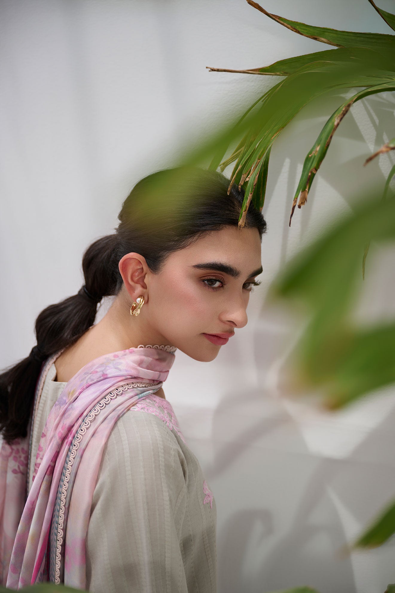 SS25DC-2563 GREY COTTON JACQUARD 2PCS EMBROIDERED KURTA WITH TROUSER