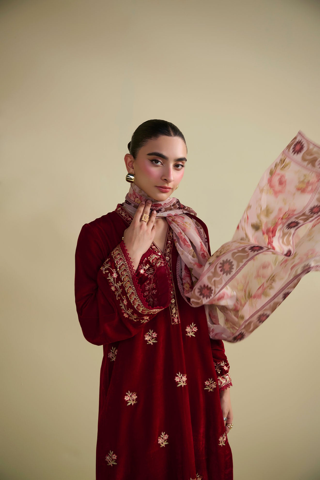 FW25DA-2828   MAROON  2PCS  EMBROIDERED KURTA WITH TROUSER