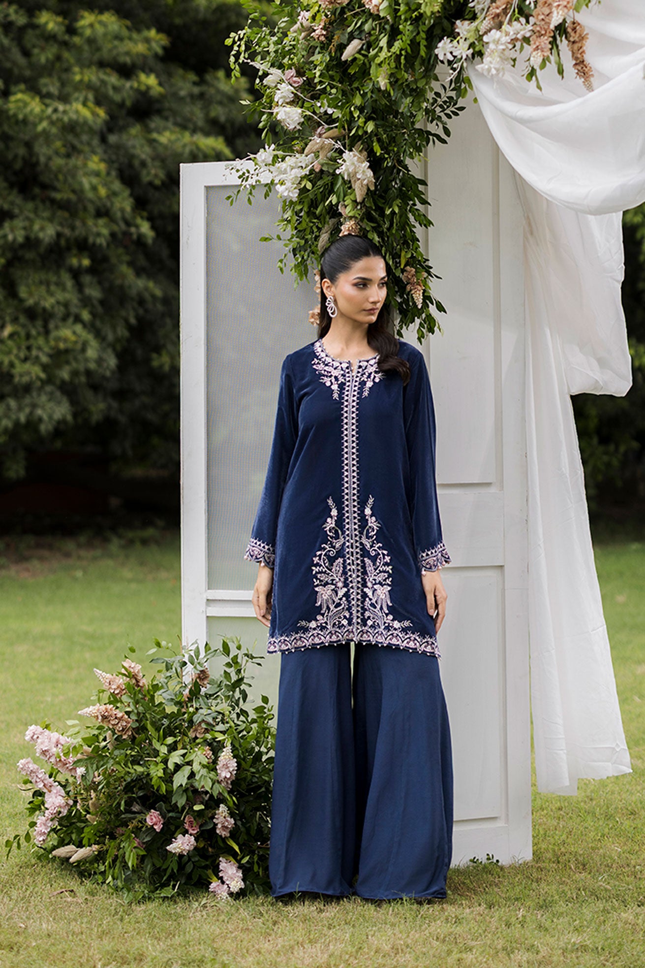 FW25DA-2834   GREY  2PCS  EMBROIDERED KURTA WITH TROUSER