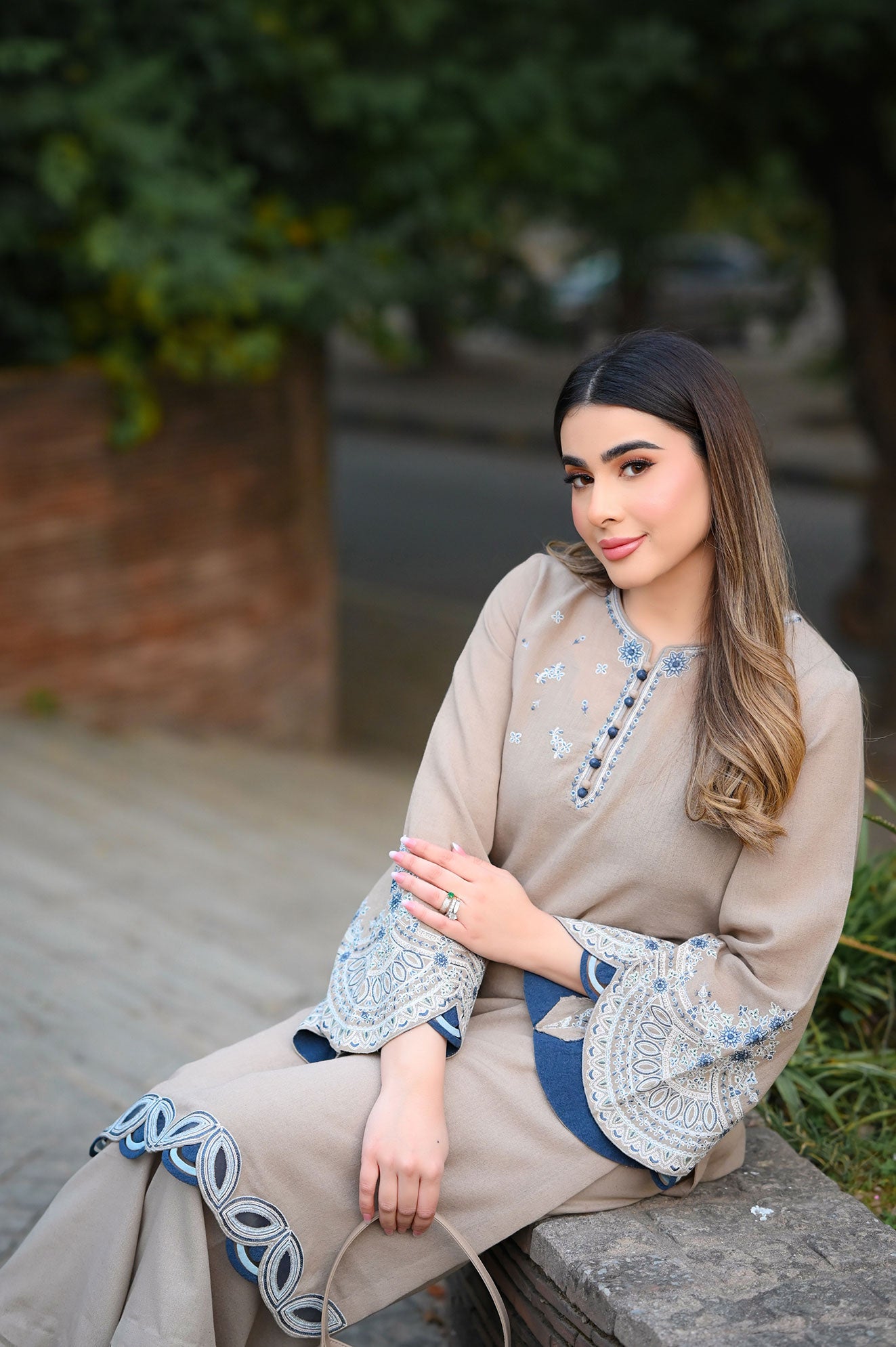 FW25DC-2877 GREY 2PCS  EMBROIDERED KURTA WITH TROUSER