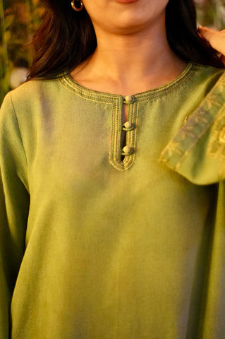 FW25DC-2882 GREEN 2PCS  EMBROIDERED KURTA WITH TROUSER