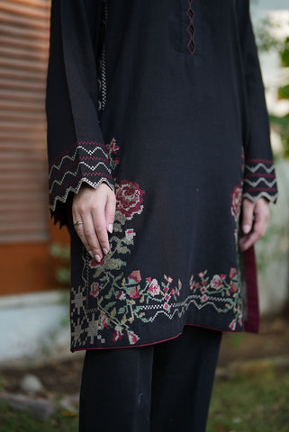 FW25DC-2883 BLACK 2PCS  EMBROIDERED KURTA WITH TROUSER