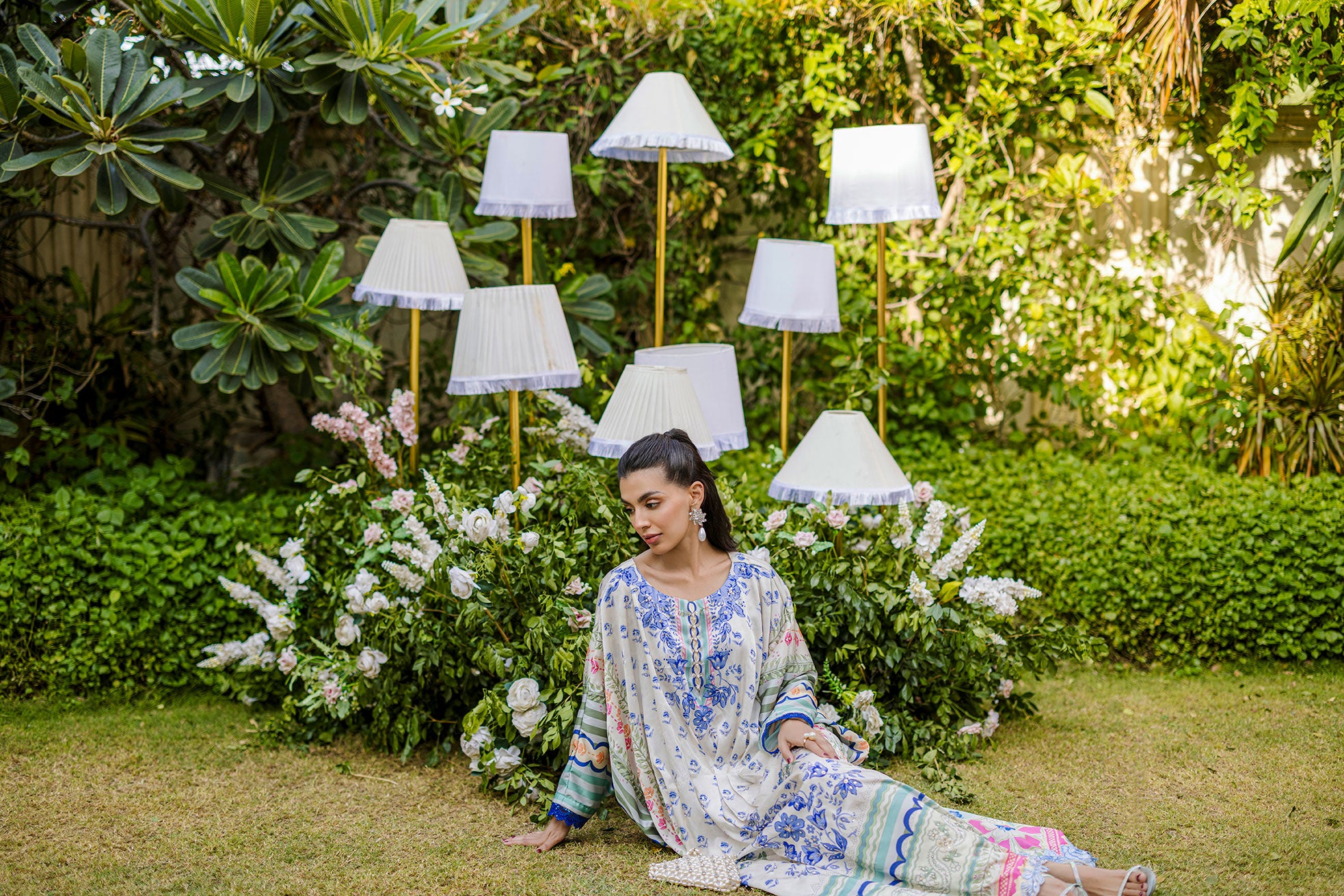 FW25DA-2869 MULTI HAND EMBELLISHED KAFTAN