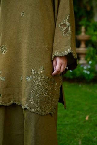 FW25DC-2876 OLIVE GREEN 2PCS  EMBROIDERED KURTA WITH TROUSER